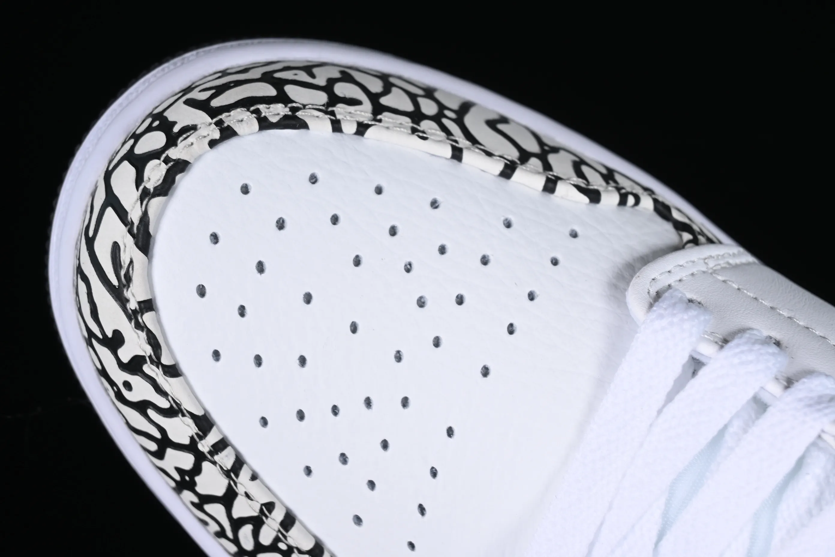 All categories Air Jordan Jordan series basketball shoes Air Jordan 1 Low Z version Air Jordan 1 Low AJ1 Joe 1 white burst pattern low-top cultural casual sneakers 338145-162